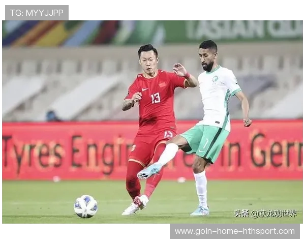 大连英博王禹中场精准分球牵制防守